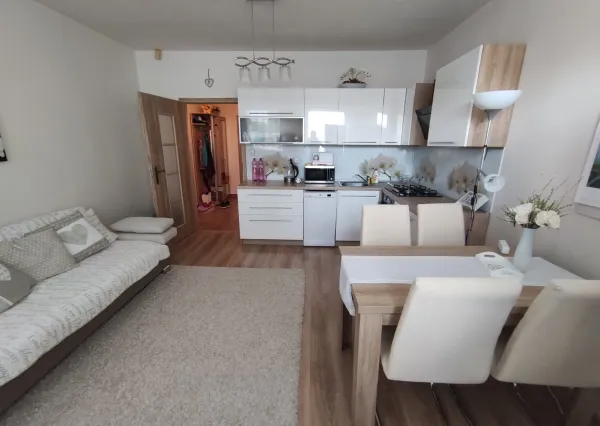 2 Izbový byt v tichej lokalite