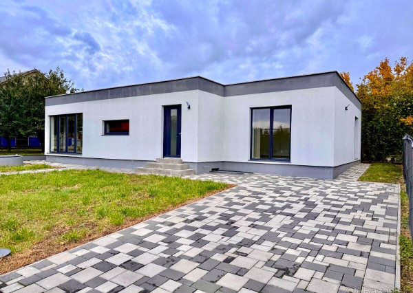 Predám exkluzívny 5 izbový rodinný dom, 148 m2, pozemok 598 m2,Seňa