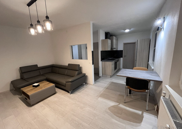 Predám 2 izbový byt,51,34m², rekonštrukcia,Bulharska,Košice-Juh