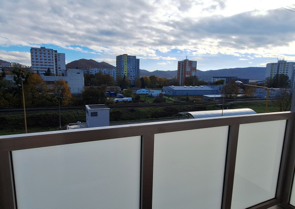 Na predaj 3 - izbový byt s balkónom - 70 m² v centre mesta Humenné.