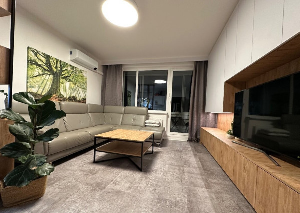 PRENÁJOM: Priestranný 3i byt + 2 loggie - Petržalka