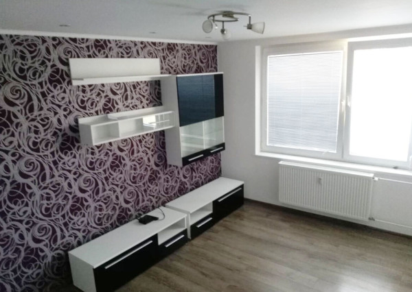 REZERVOVANÝ Prenájom: Klimatizovaný 3-izbový Byt s 2 Balkónmi v TOP Lokalite!