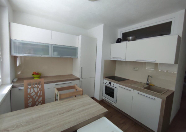 3-izbový byt s loggiou po rekonštrukcii – Botanická, Trnava