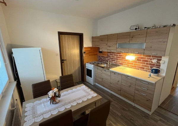 Dlhodobý prenájom 2,5-izbového bytu – Zlaté Moravce