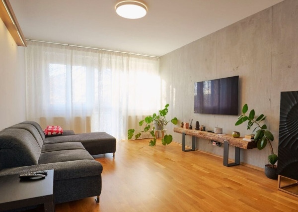 Priestranný 3-izbový byt s dvoma balkónmi