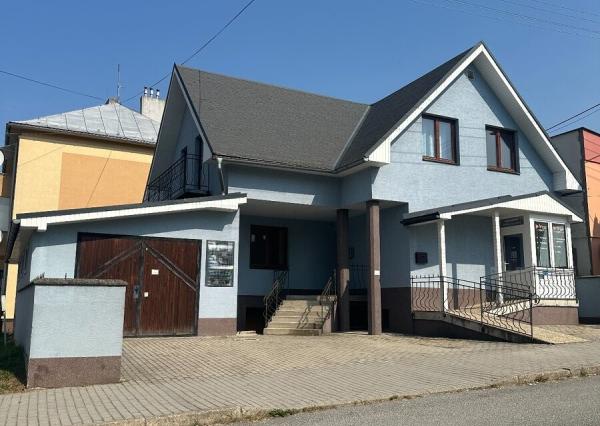 Na predaj polyfunkčný objekt – rodinný dom (155m²) na ul. Akademika Pavlova v Stropkove.