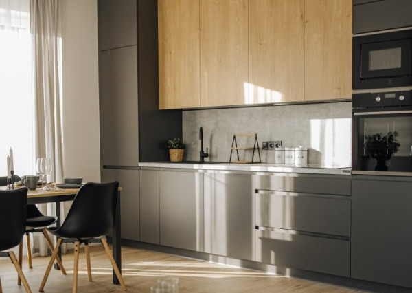 ZNÍŽENÁ CENA:  rodinný 3 izbový byt - začiatok Petržalky