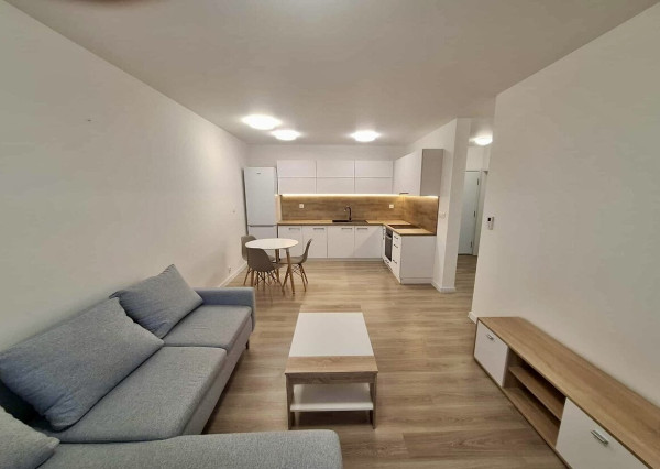 REZERVOVANÝ Kompletne zariadený 2-izbový byt