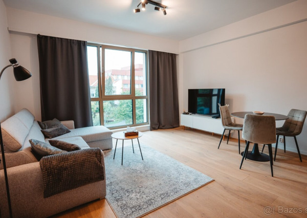 Prenájom: Moderný a luxusný 2-izbový byt v novostavbe – Baštová ulica, Staré Mesto