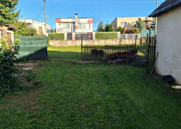 Stavebný pozemok Rišňovce, krásny rovinatý, slnečný, 950m2