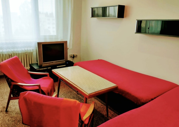 NA PREDAJ ŠTARTOVACIA GARSÓNKA V SKVELEJ ČASTI RUŽINOVA