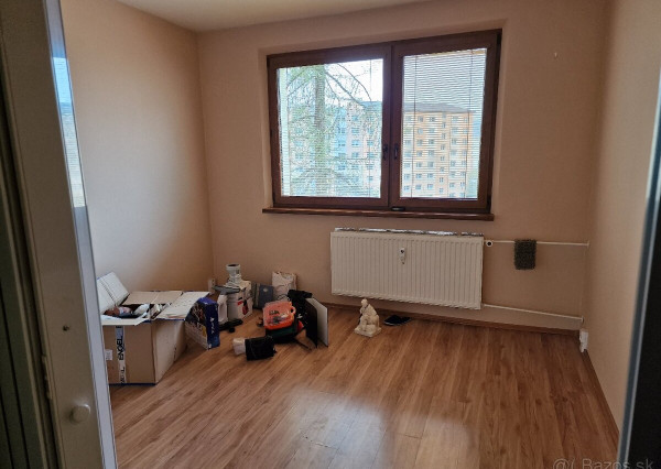 Predaj: Veľký 3-izbový byt s loggiou – Košice, KVP, Janigova ulica