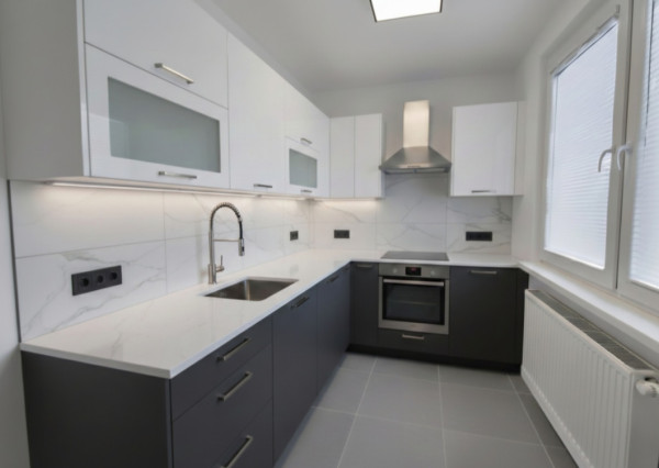 NA PREDAJ KRÁSNY 2-IZBOVÝ BYT, BRATISLAVA-DÚBRAVKA