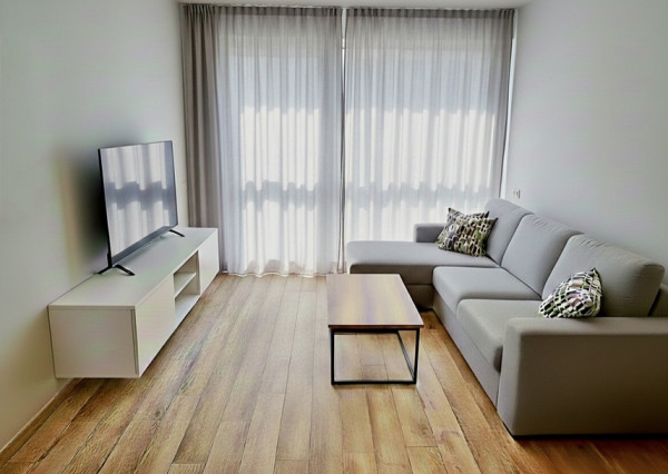 NA PREDAJ PEKNÝ 2-IZBOVÝ BYT S LOGGIOU NOVOSTAVBA NOVÉ MESTO