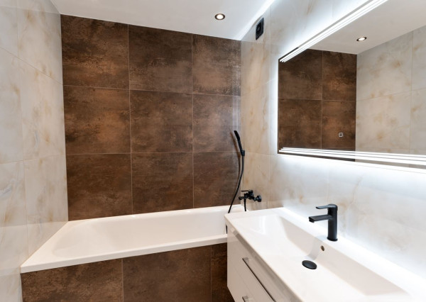 ZNÍŽENÁ CENA!!! Krásny Novo-zrekonštruovaný 3-Izbový byt