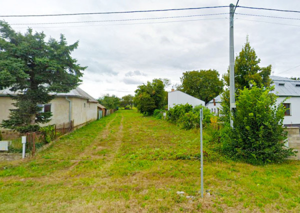 Predaj: Stavebný pozemok v Močaranoch – Ideálny pre Váš sen o bývaní!