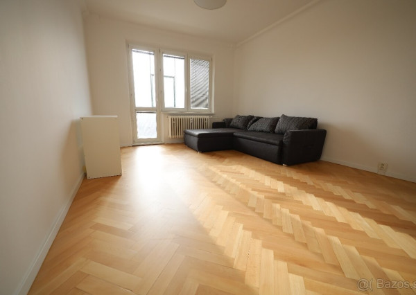 Svetlo, výhľad a pokoj - na predaj 2 izbový byt v korunách stromov - Ružinov - Ostredky