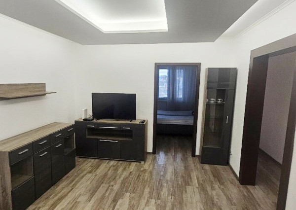 PRENÁJOM: Moderný a priestranný 4-izbový byt na J. Hollého!