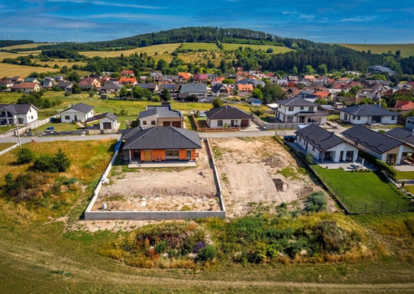 Pozemok pre rodinny dom - Poprad - 813 m2