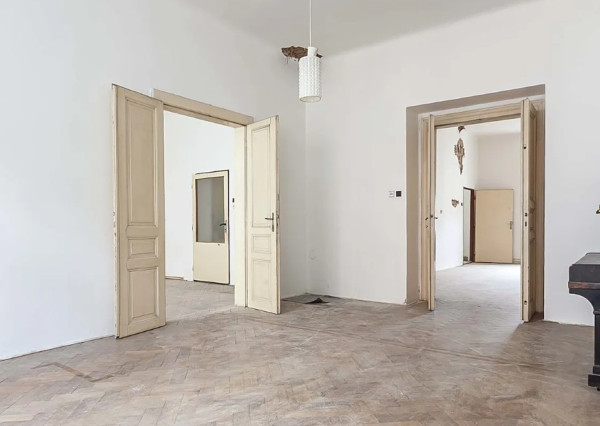 Investičný byt na prerábku- výborný potenciál zhodnotenia