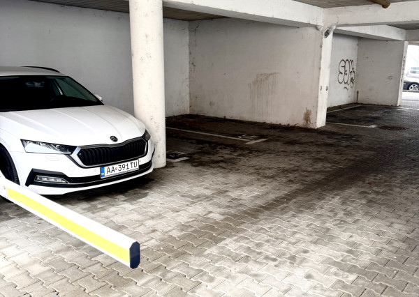 ZNÍŽENÁ CENA-Garážové parkovacie miesto Šamorín- Gazdovský Rad