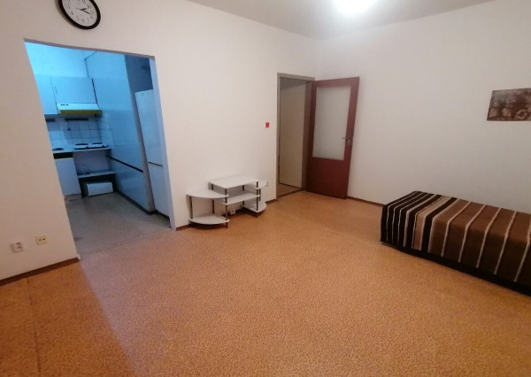 Prenájom 1 izbového bytu blízko centra