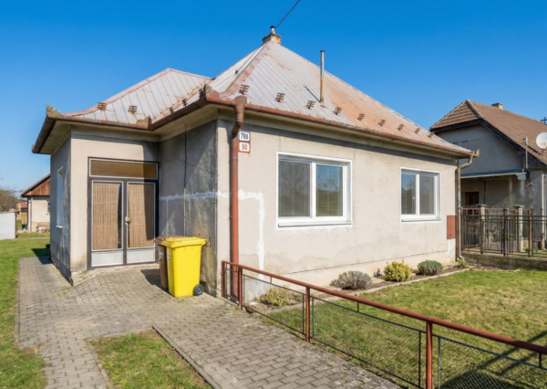 Rodinný dom s 5547 m² pozemkom – Hlohovec časť Šulekovo