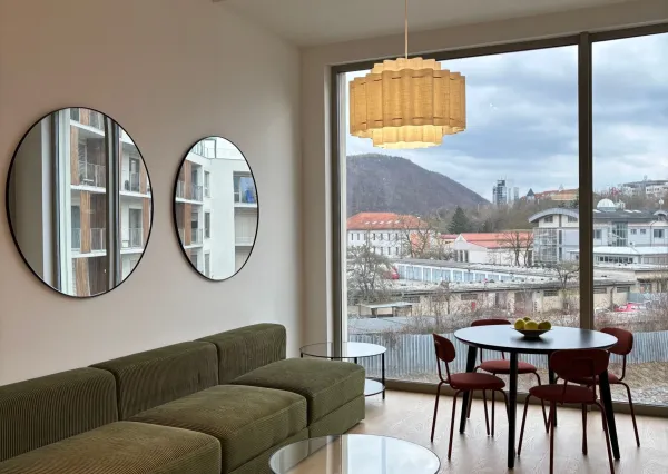 Prenájom 2 -izbový byt v Banskej Bystrici-nový, svetlý, slnečný, pre náročného klienta