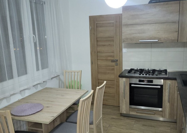 Priestranný 3-izbový byt po kompletnej rekonštrukcii na prenájom