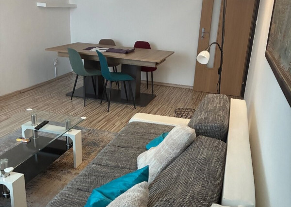 Na prenájom zariadený 2-izbový byt s balkónom