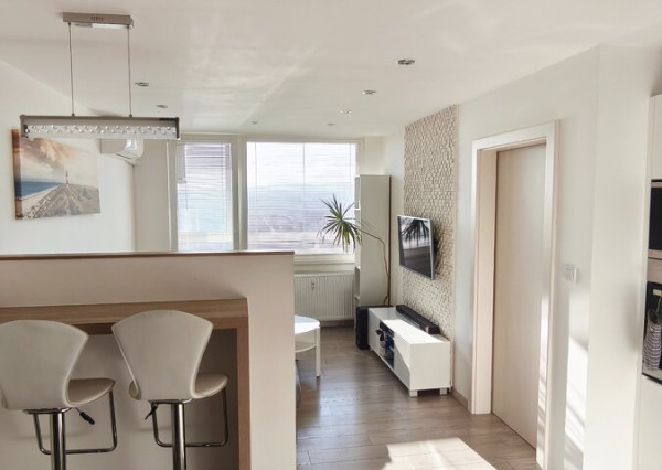 REZERVOVANÝ Predaj: Štýlový 1,5-izbový byt s veľkou loggiou – Jaltská ulica, Košice – Dargovských hrdinov