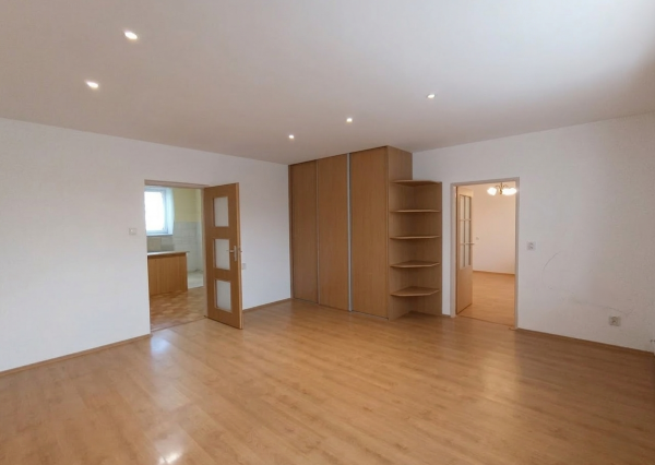 Rodinný dom v Leviciach: Kvalitný základ a veľký potenciál