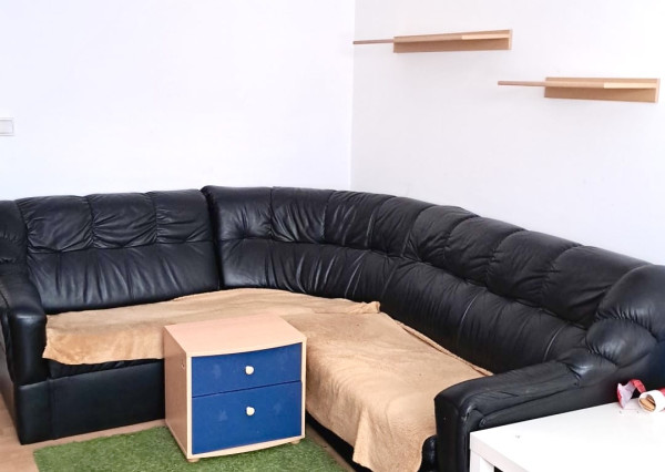 Na prenájom priestranný 3i byt v Petržalke!