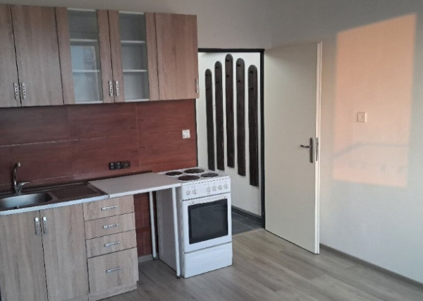 Prenájom garsónky po kompletnej rekonštrukcii – Nitra, Chrenová