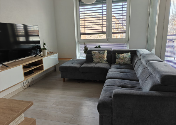 Predám 3i byt v Šamoríne na ulici Gazdovský rad s balkónom a klimatizáciou