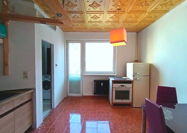 Útulný 2-izb. byt v centre Levíc s francúzskym balkónom