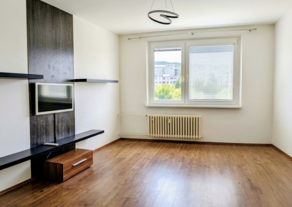 NA PREDAJ PRIESTRANNÝ 2-IZBOVÝ BYT BRATISLAVA-DÚBRAVKA