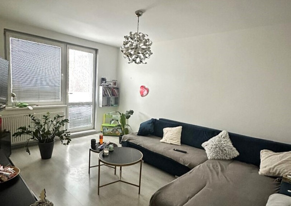 JKVREAL  predaj priestranný 3-izbový byt v centre Malaciek