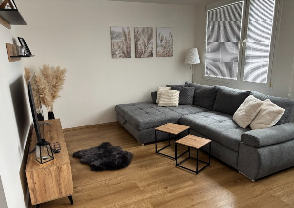 Na predaj štýlový 4 izbový byt s balkónom  v Trenčíne