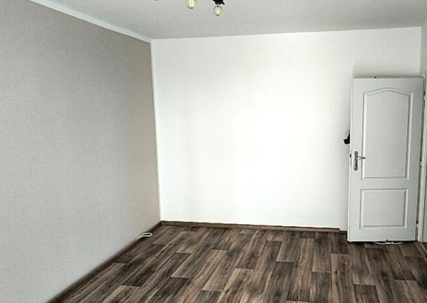 Rezervované JKVREAL  predaj priestranný 2-izbový byt v centre Malaciek