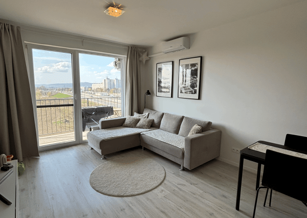 Výnimočný 2-izbový byt v Slnečniciach- zóna Mesto