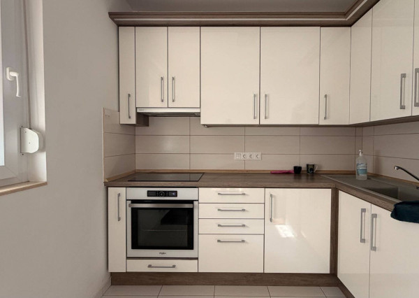 Príjemné bývanie; 2 izbový byt v centre Nových Zámkov