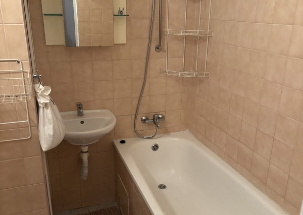 Prenájom 1,5-izbový v centre Ružinova