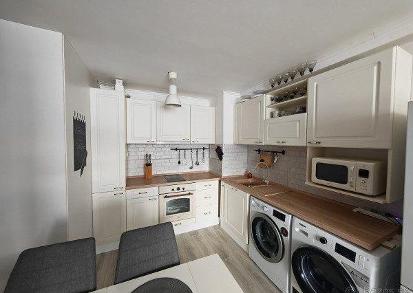 Predaj moderný 2-izbový byt s klímou/ Nová Šaca-Učňovská ulica-Košice