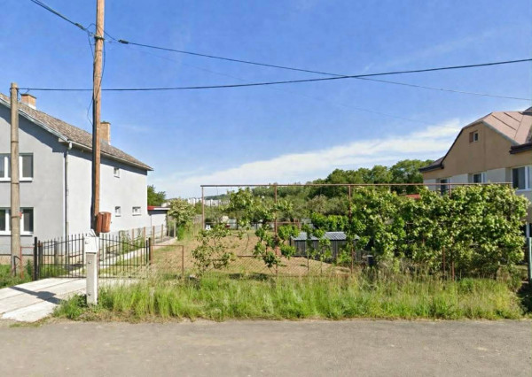 Na predaj stavebný pozemok vo Vranove nad Topľou (801 m²)