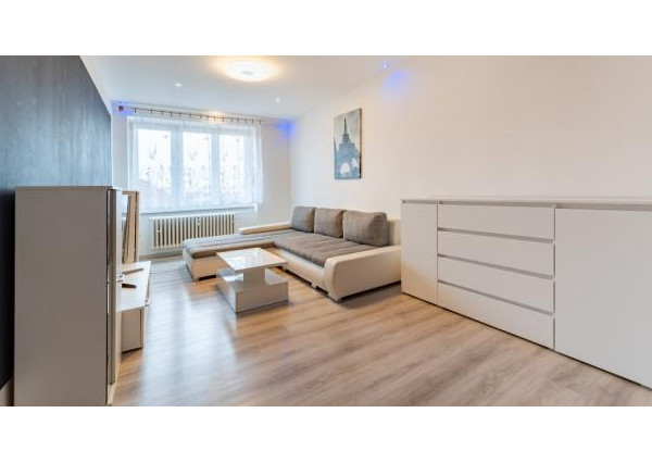 Kompletne zariadený 3-izbový byt s balkónom  v novostavbe