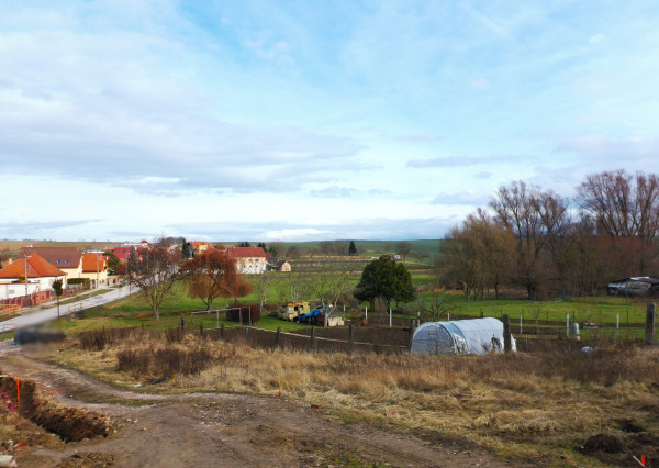 NA PREDAJ STAVEBNÝ POZEMOK (500 m2) - Alekšince