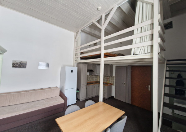 Garzónka v rodinnom dome so samostatným vstupom – prenájom