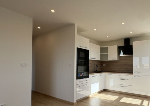 Na predaj 2izb byt po kompletej rekonštrukcií v Malackach