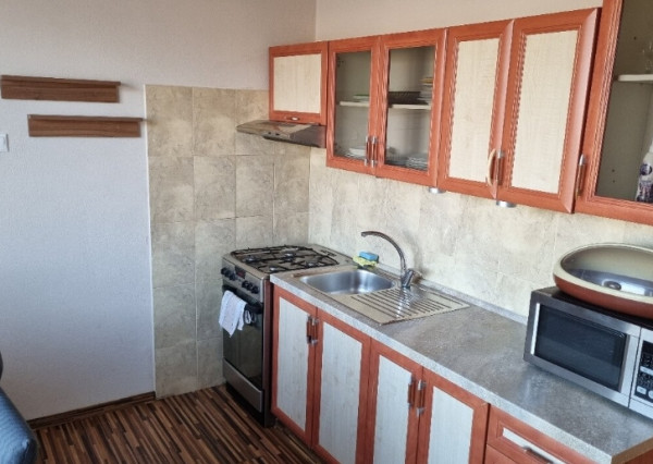 Prenájom 2,5-izbového bytu– Nitra, Chrenová (Dlhá ulica)